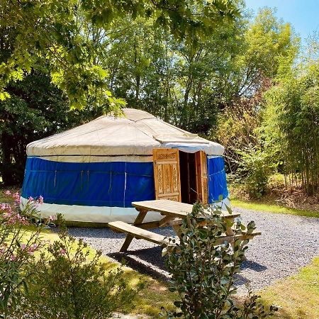 Bed and Breakfast Les Yourtes Du Bearn - Domaine Des Deux Clos Pontiacq-Viellepinte Exterior foto