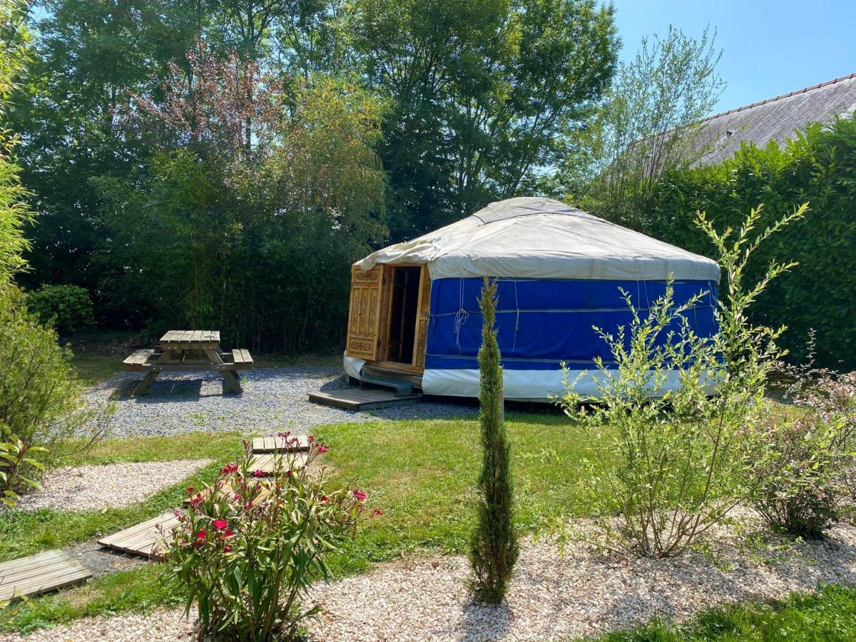 Bed and Breakfast Les Yourtes Du Bearn - Domaine Des Deux Clos Pontiacq-Viellepinte Exterior foto
